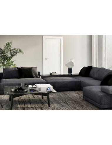 Proyector Optoma UHD38x 4K UHD, 240 Hz y 4,2 ms, para cine y juegos en pantalla grande.