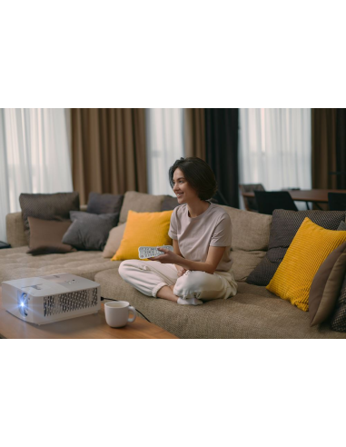 Proyector Optoma UHD35STx de lente corta 4K UHD de Gaming y Home Entertaiment